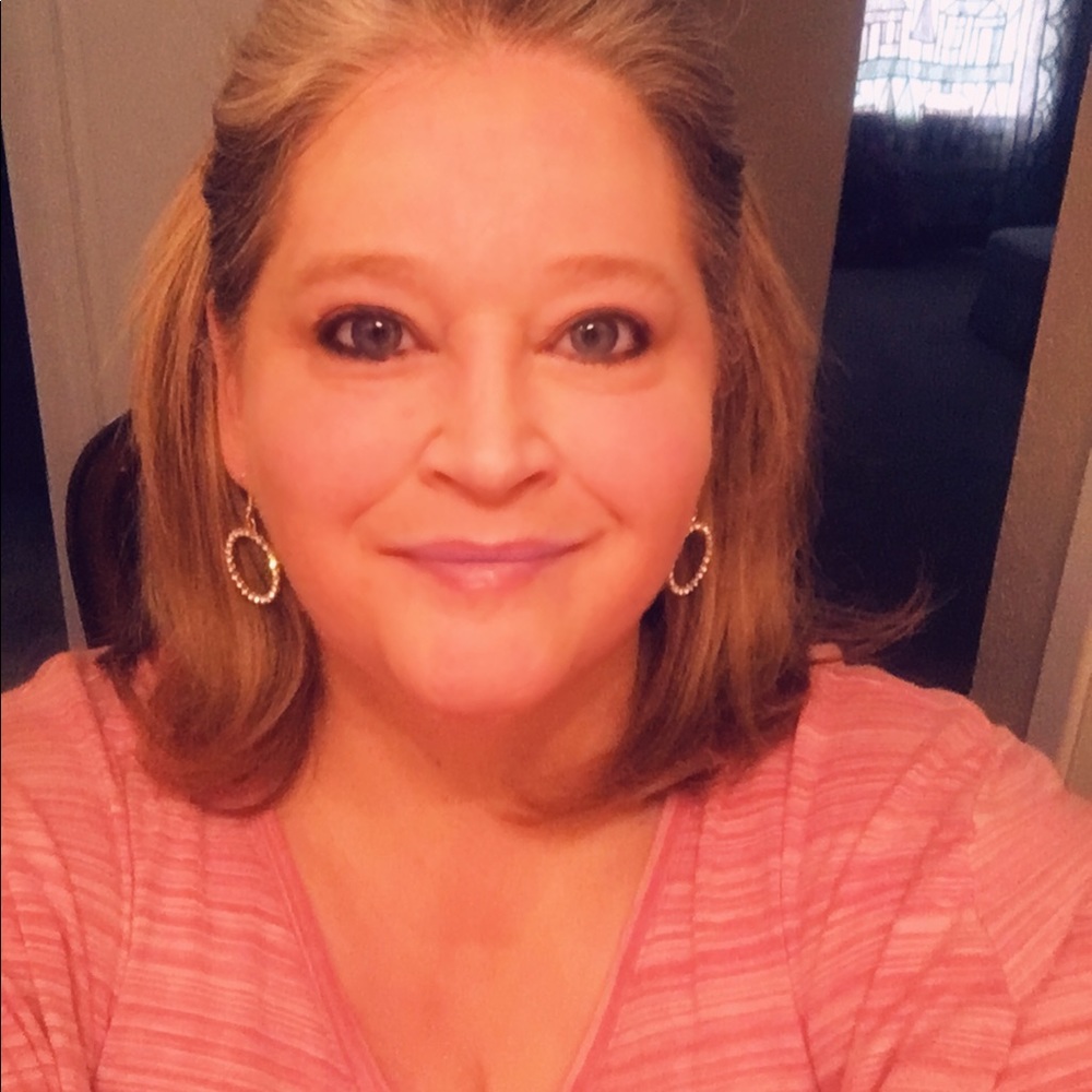Meet your Posher, Deborah